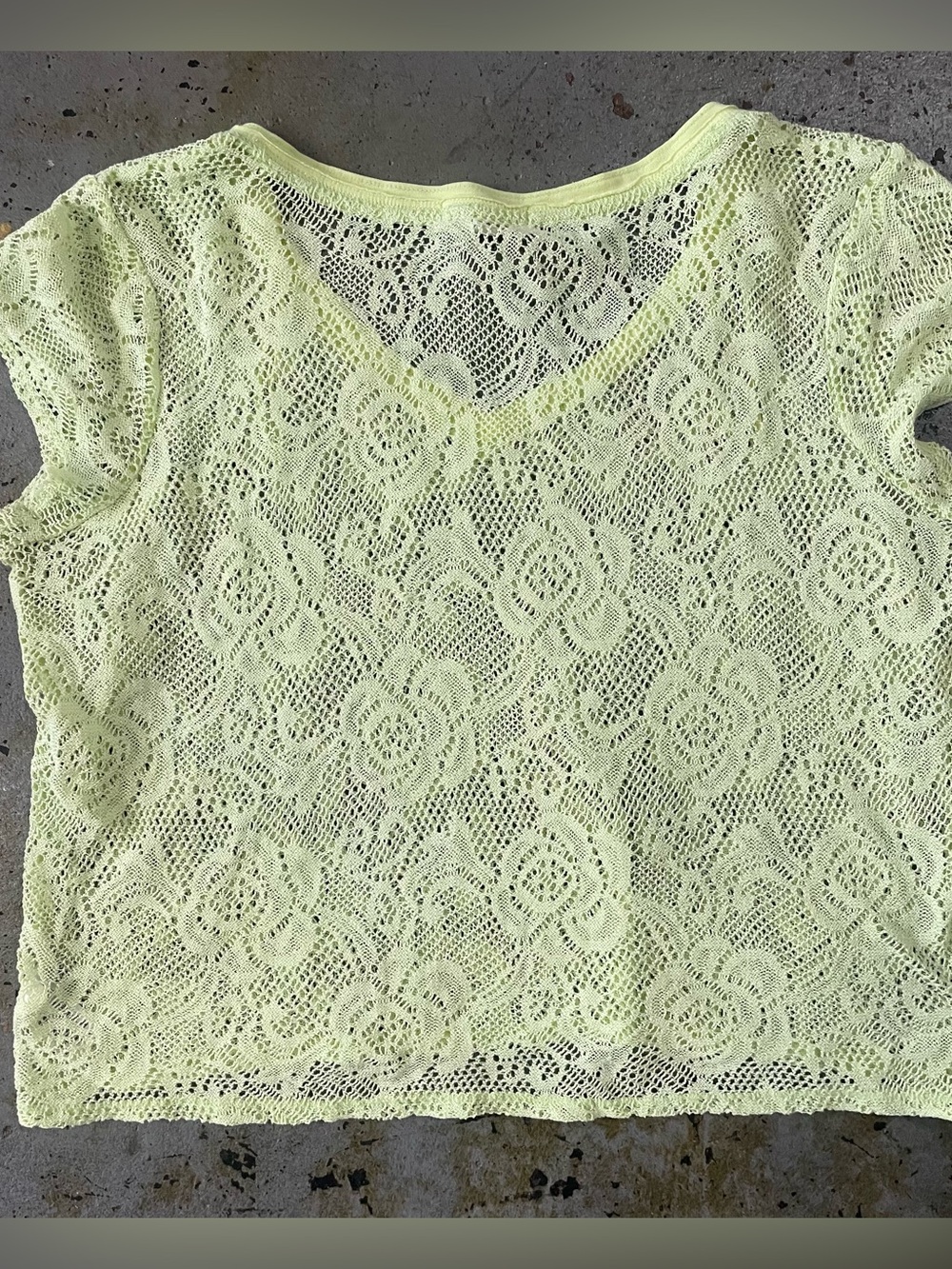 Aeropostale Celery Green Lace/Sheer V-Neck Short Sleeve Top Size XL - Picture 6 of 7